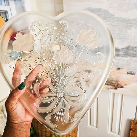 New VTG Mikasa Crystal Sweatheart Roses Embossed Serving Tray. - Picture 11 of 15